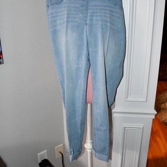 Slim Factor by Investments Plus Skinny Leg Cuffed Jeans Size: 1X #S11PS610W NWT - Picture 2 of 5